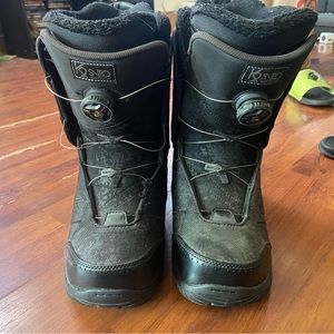 Used men’s snowboard boots. They have some damage which is pictured.
